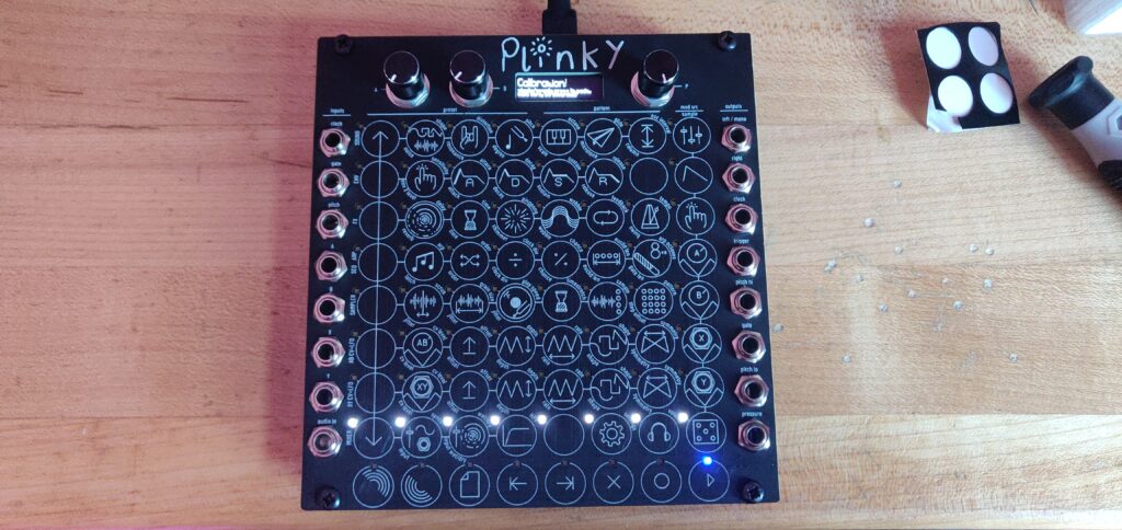 A shot of the powered up Plinky