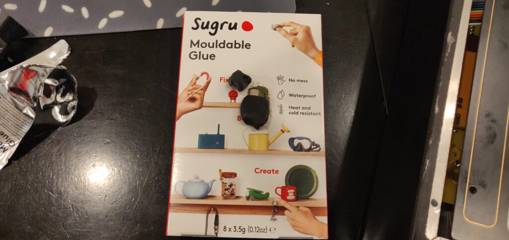 Sugru moldable plastic packaging